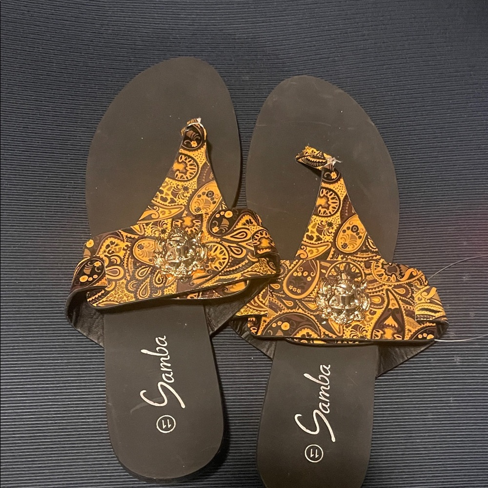 Samba Women's Black and Gold Paisley Sandals